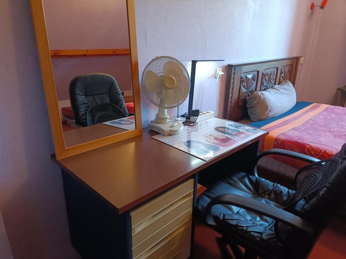 Lit 2 Personnes Grand Bureau Apartment Fruges Exterior foto