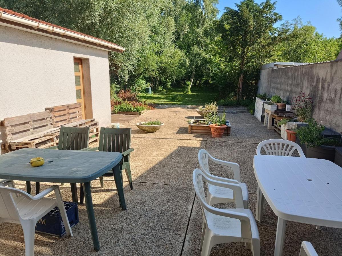 Lit 2 Personnes Grand Bureau Apartment Fruges Exterior foto
